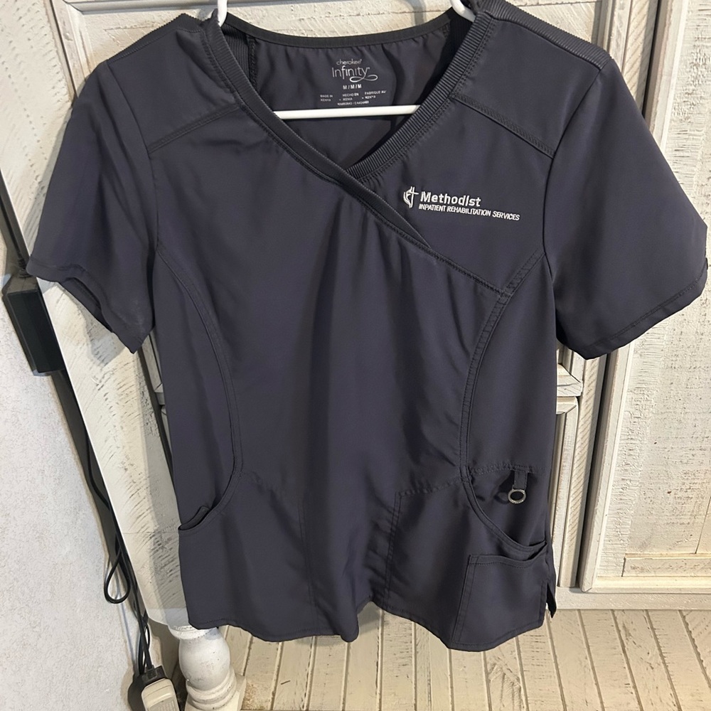 Cherokee scrub top - Picture 2 of 4